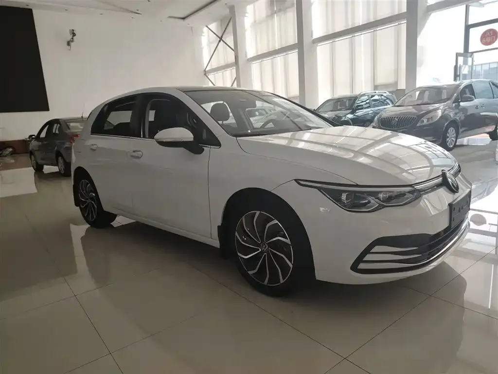 Volkswagen Golf 2023 из CN, фото 4