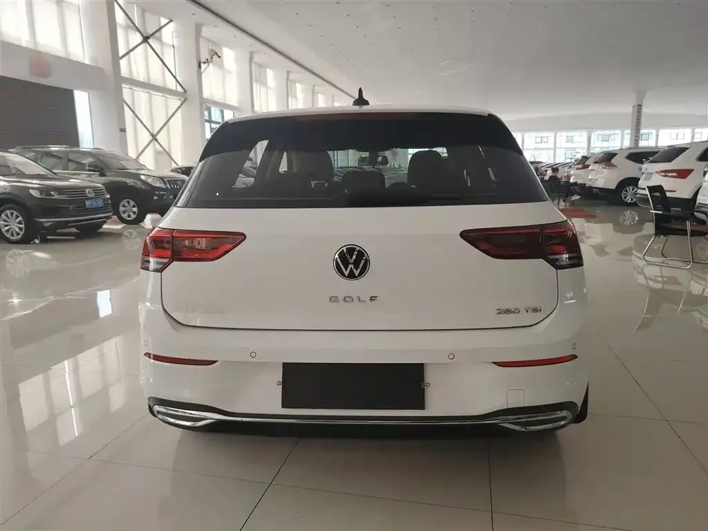 Volkswagen Golf 2023 из CN, фото 6