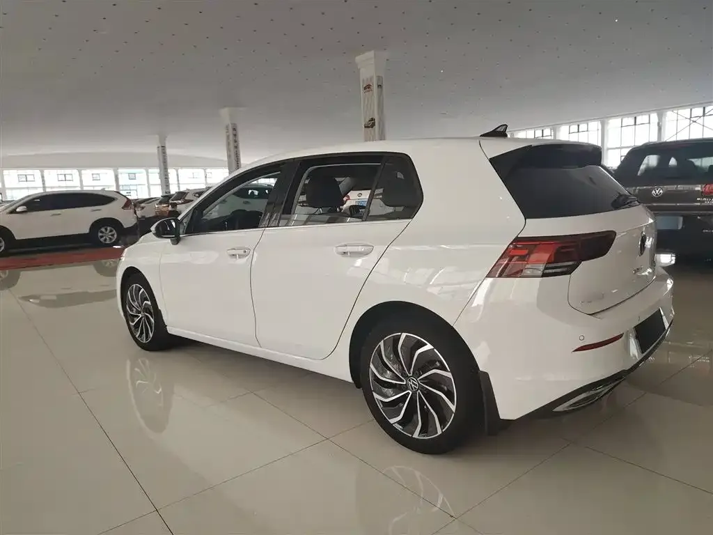 Volkswagen Golf 2023 из CN, фото 7