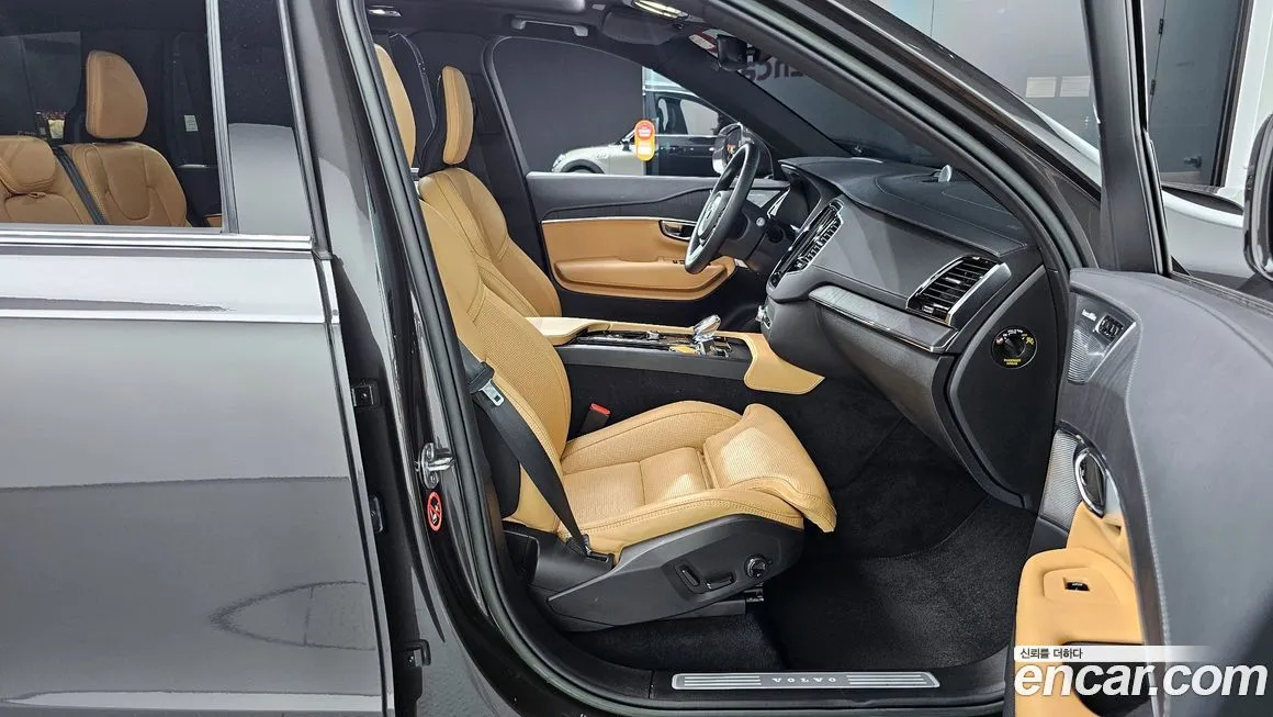 Volvo XC90 — фото 10