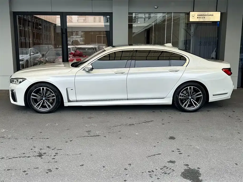 BMW 7 Series 2022 из CN, фото 3