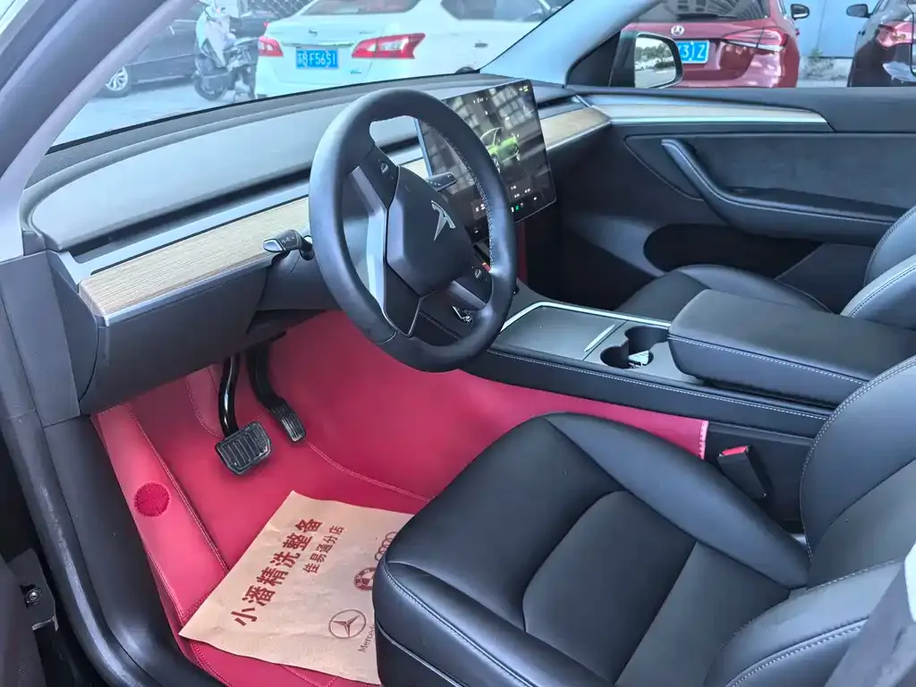 Tesla Model Y 2023 из CN, фото 8