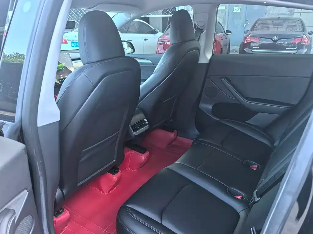 Tesla Model Y 2023 из CN, фото 9