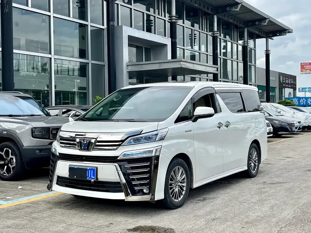 Toyota Vellfire 2022 из CN, фото 1
