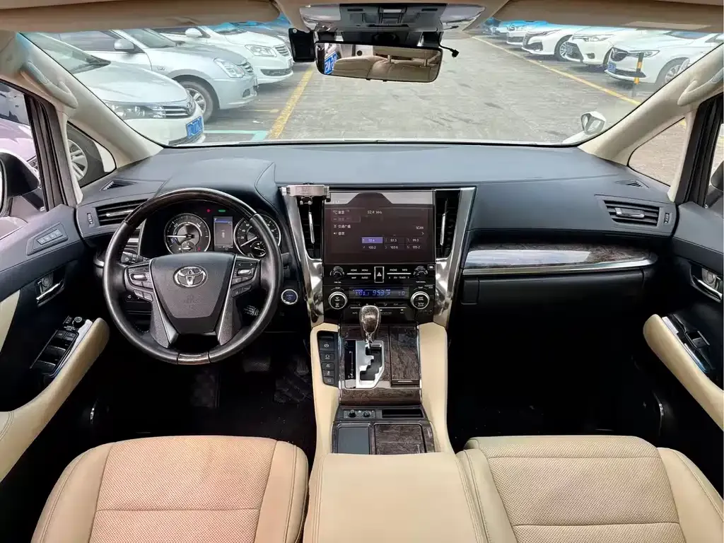 Toyota Vellfire 2022 из CN, фото 10