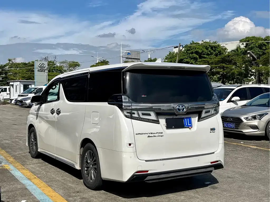 Toyota Vellfire 2022 из CN, фото 4