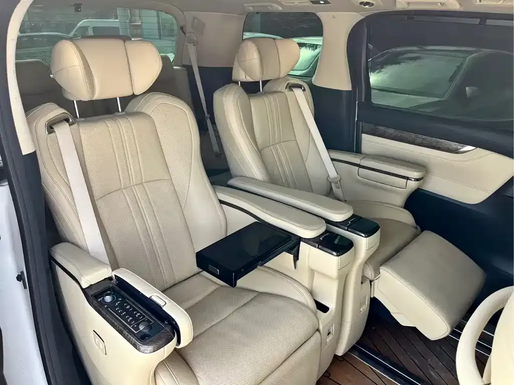 Toyota Vellfire 2022 из CN, фото 7
