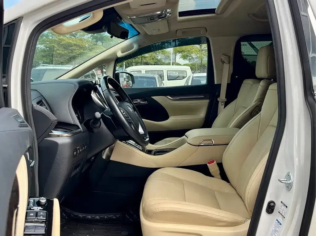 Toyota Vellfire 2022 из CN, фото 8