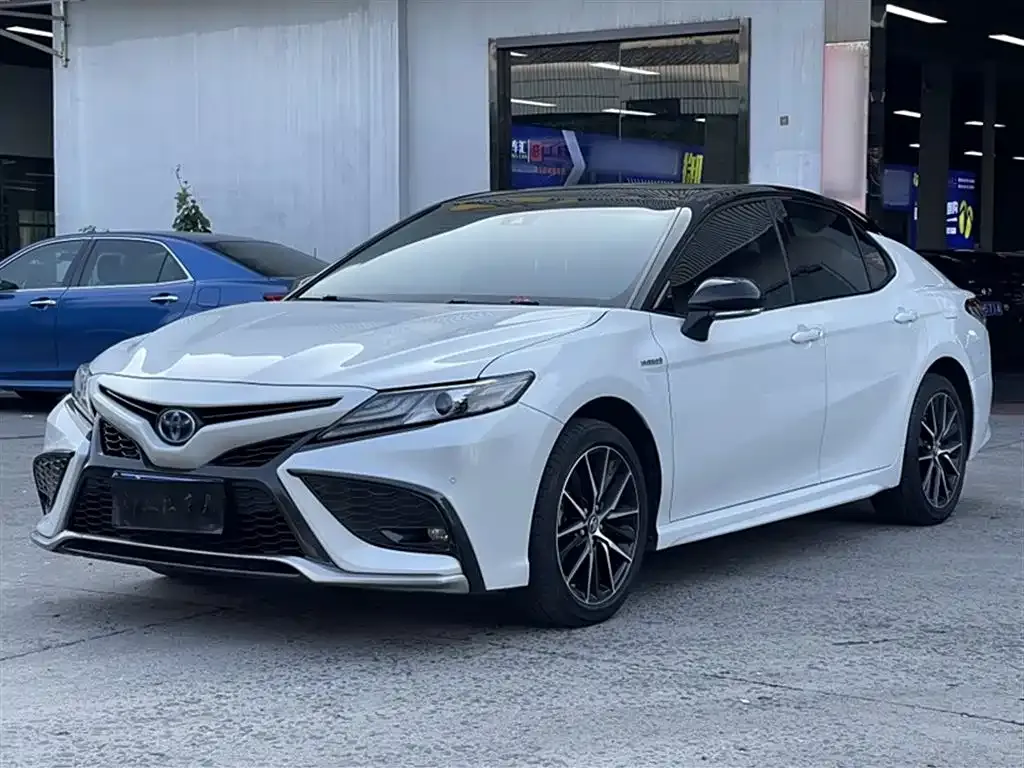 Toyota Camry 2023 из CN, фото 1