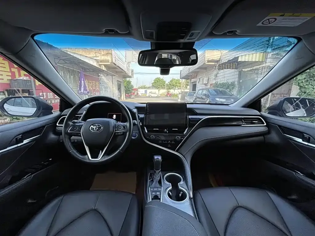 Toyota Camry 2023 из CN, фото 10