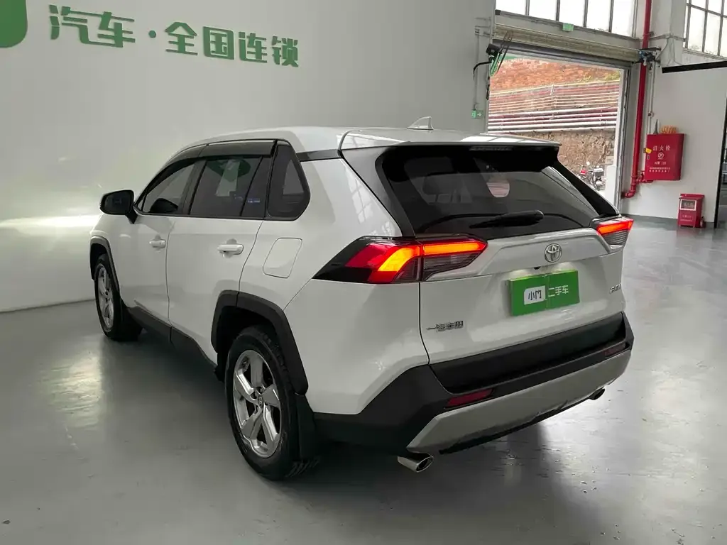 Toyota RAV4 2021 из CN, фото 6