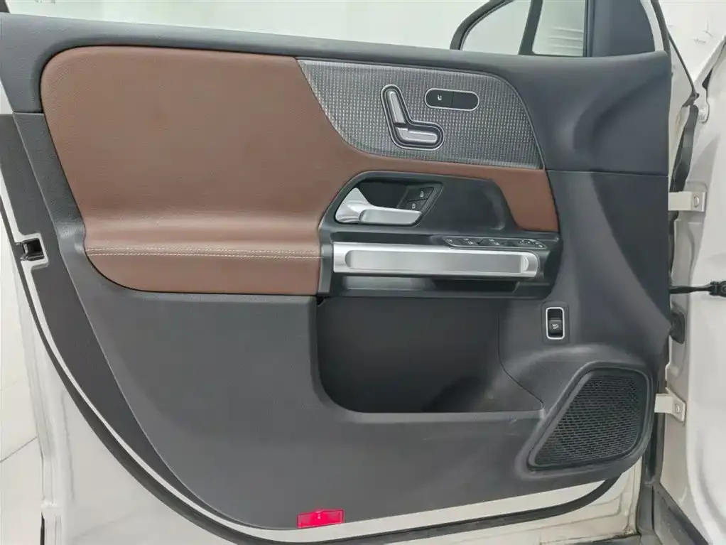 Mercedes-Benz GLB 2023 из CN, фото 7