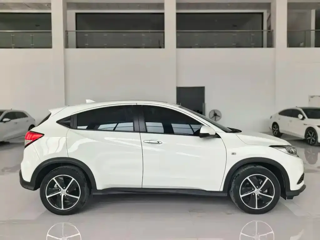 Honda Vezel 2021 из CN, фото 10