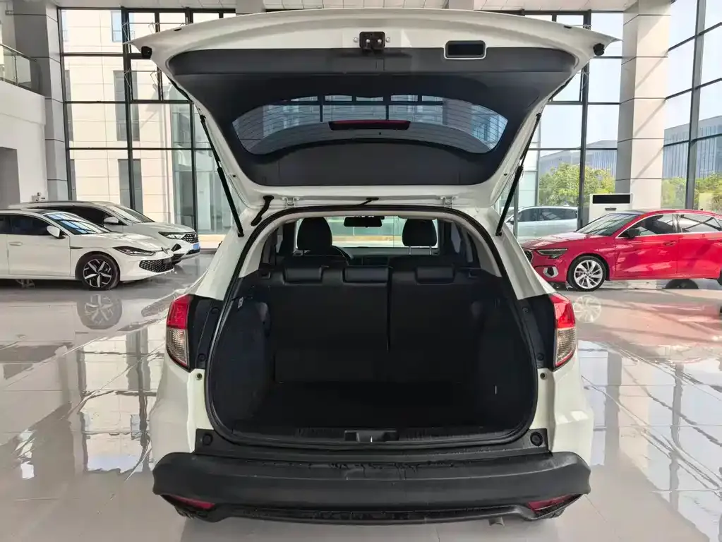 Honda Vezel 2021 из CN, фото 8