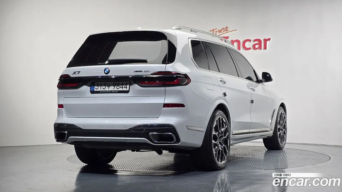 BMW X7 2024 из KR, фото 2