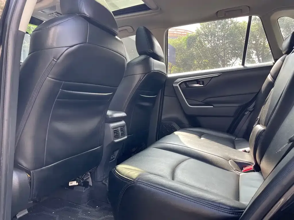 Toyota RAV4 2021 из CN, фото 8