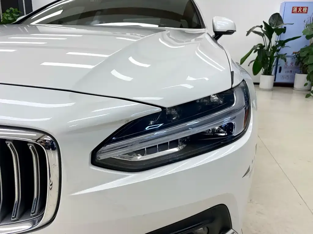 Volvo S90 2021 из CN, фото 4