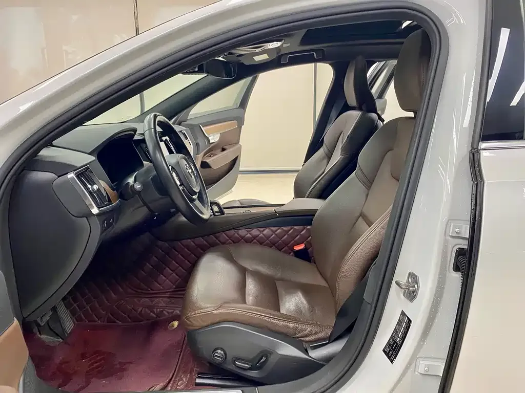 Volvo S90 2021 из CN, фото 5