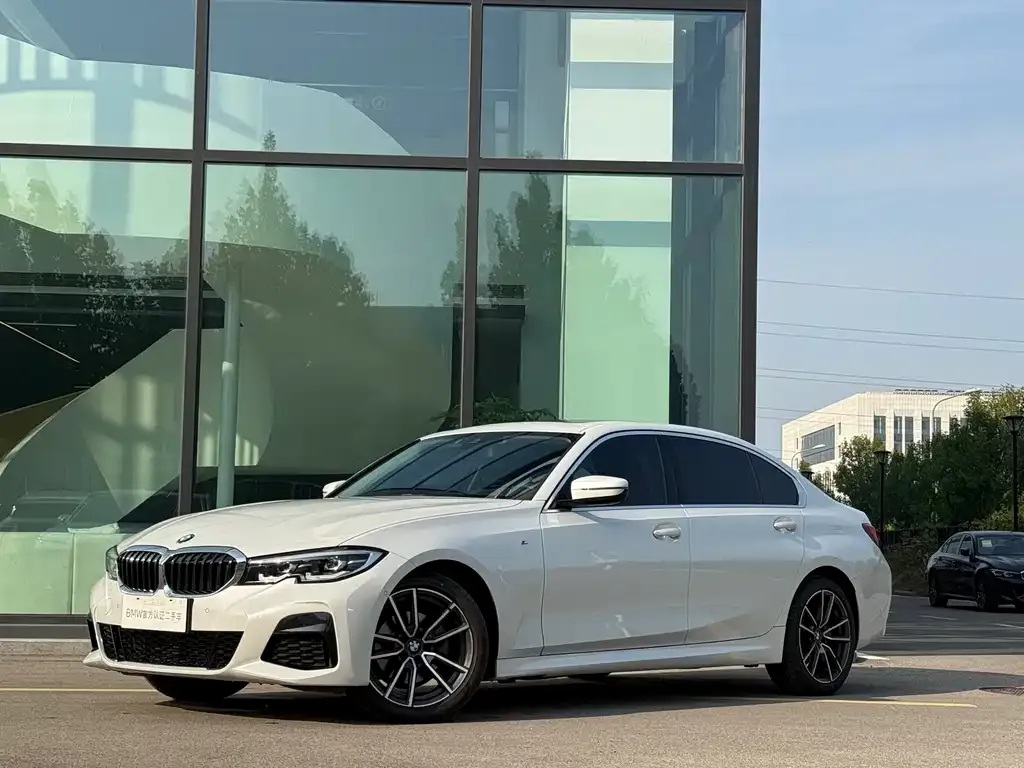 BMW 3 Series 2021 из CN, фото 1
