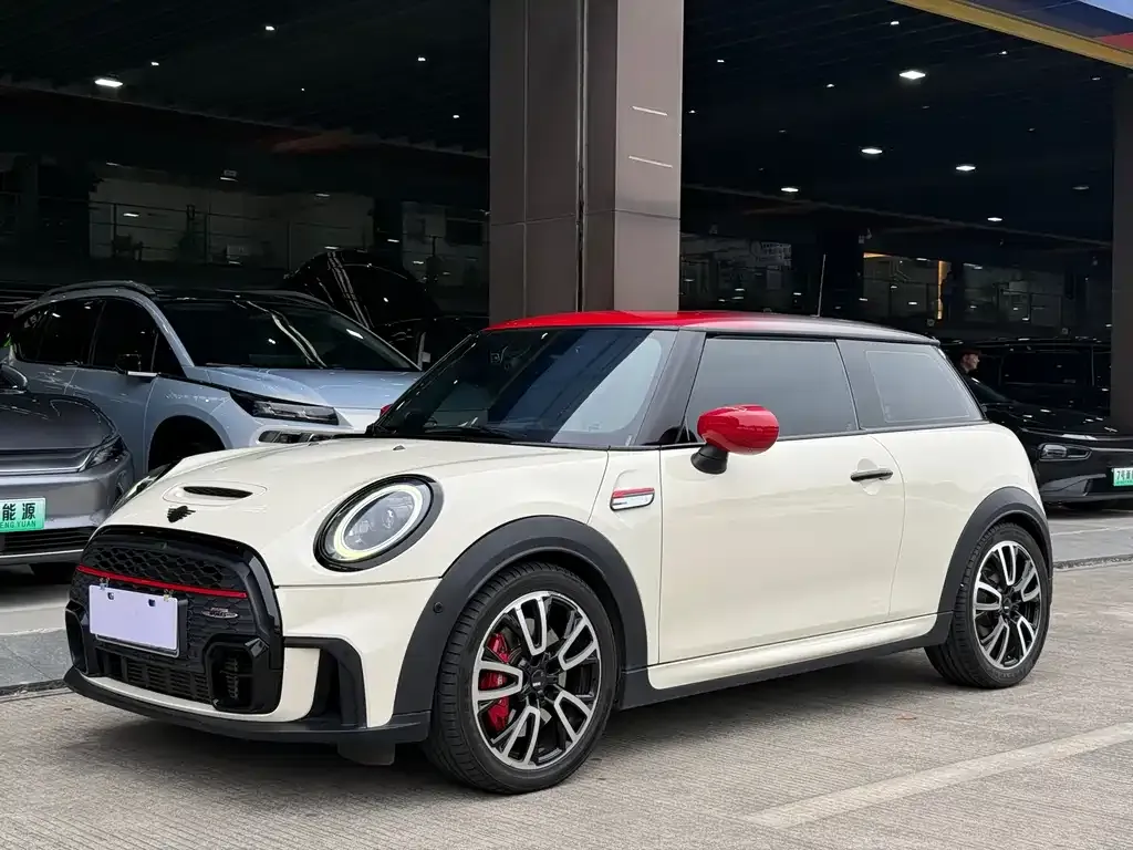 MINI JCW (John Cooper Works) — фото 1