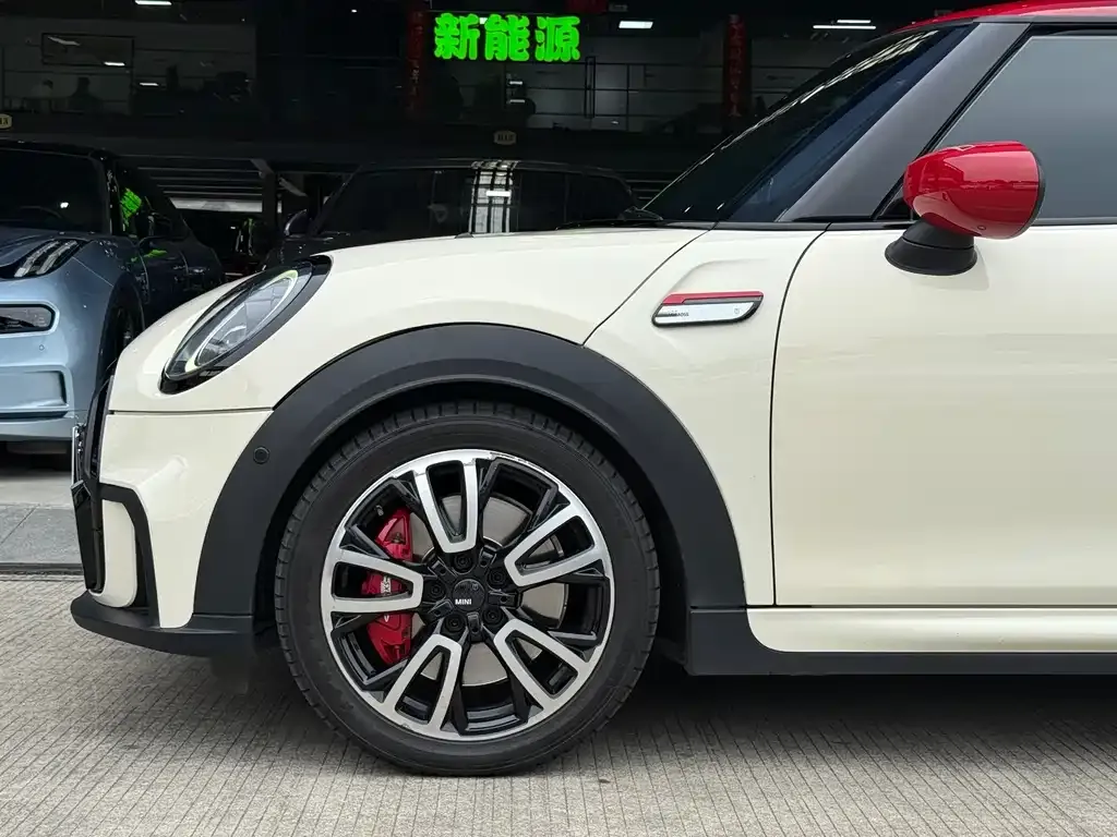 MINI JCW (John Cooper Works) — фото 4