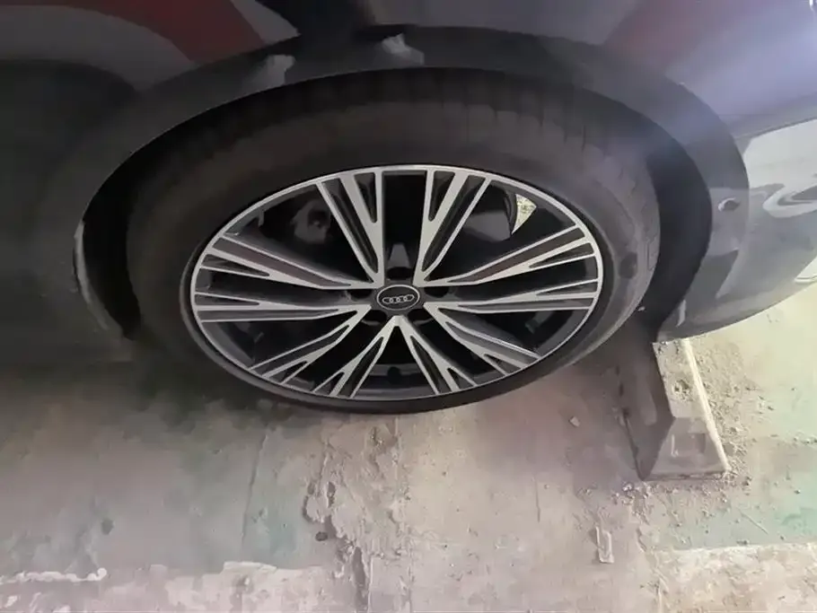 Audi A6L 2022 из CN, фото 6