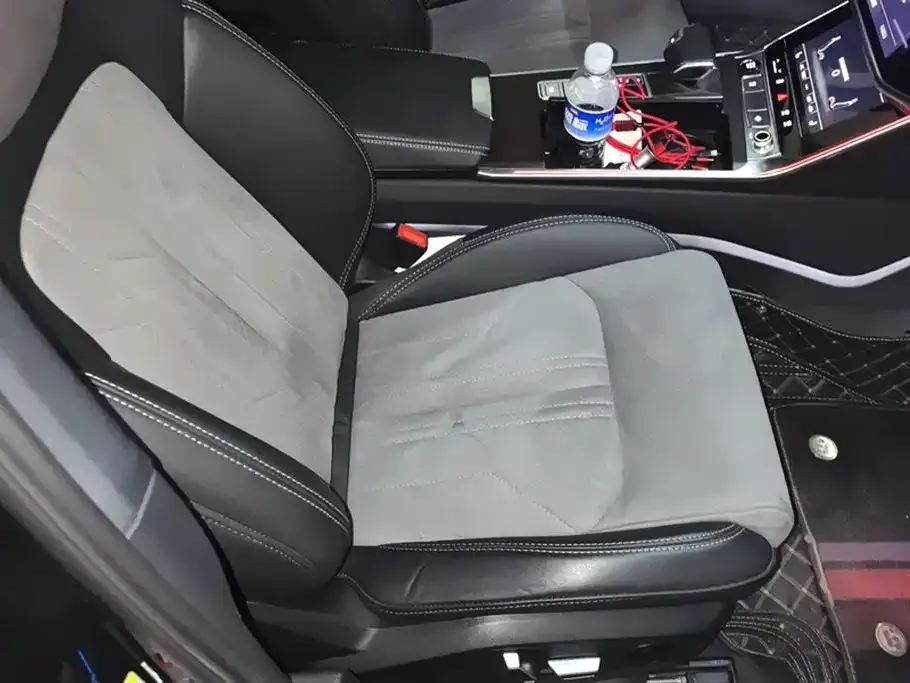 Audi A6L 2022 из CN, фото 8