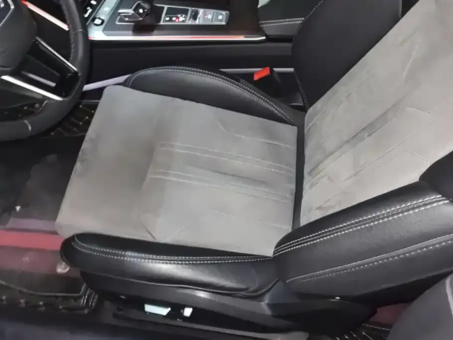 Audi A6L 2022 из CN, фото 9