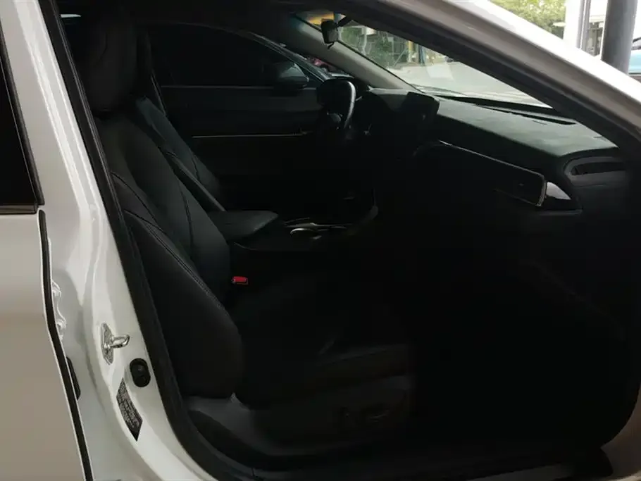 Toyota Camry 2022 из CN, фото 8