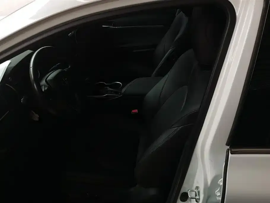 Toyota Camry 2022 из CN, фото 9