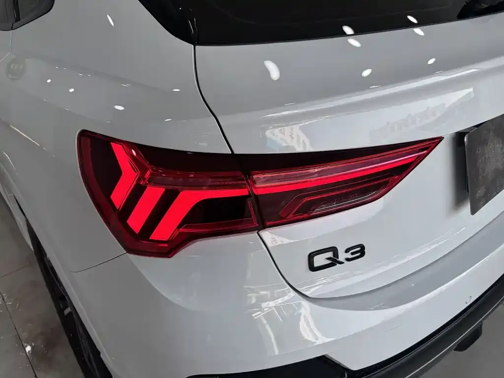 Audi Q3 Sportback — фото 9