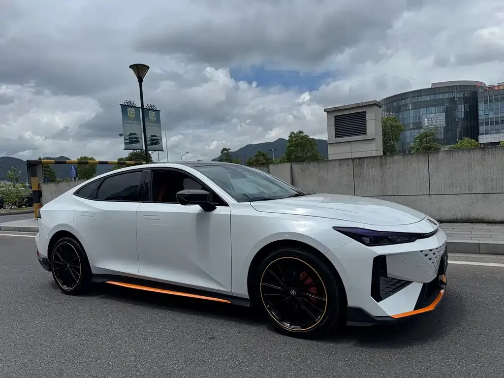Changan UNI-V 2024 из CN, фото 3