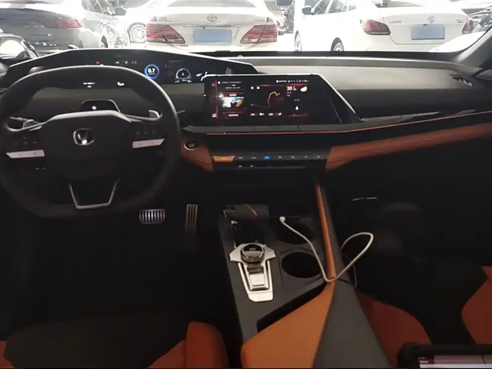 Changan UNI-V 2024 из CN, фото 9