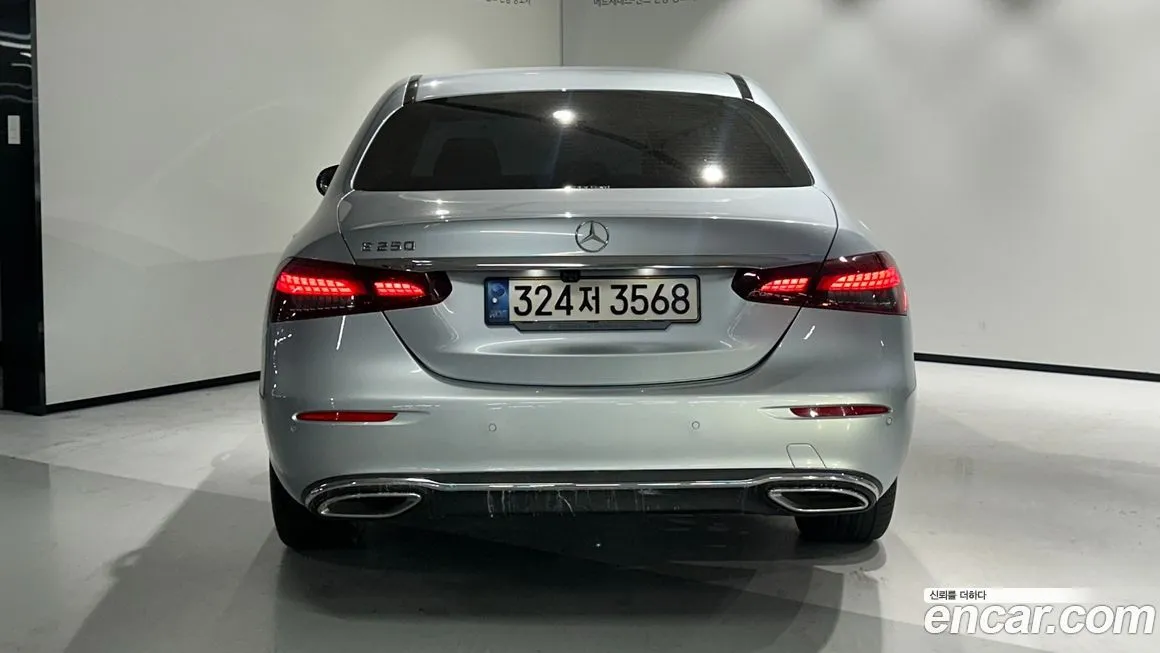 Mercedes-Benz E-Class — фото 5