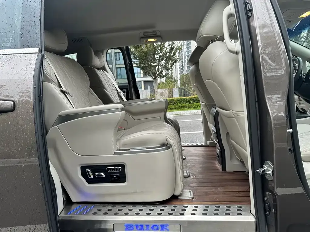 Buick GL8 2022 из CN, фото 10