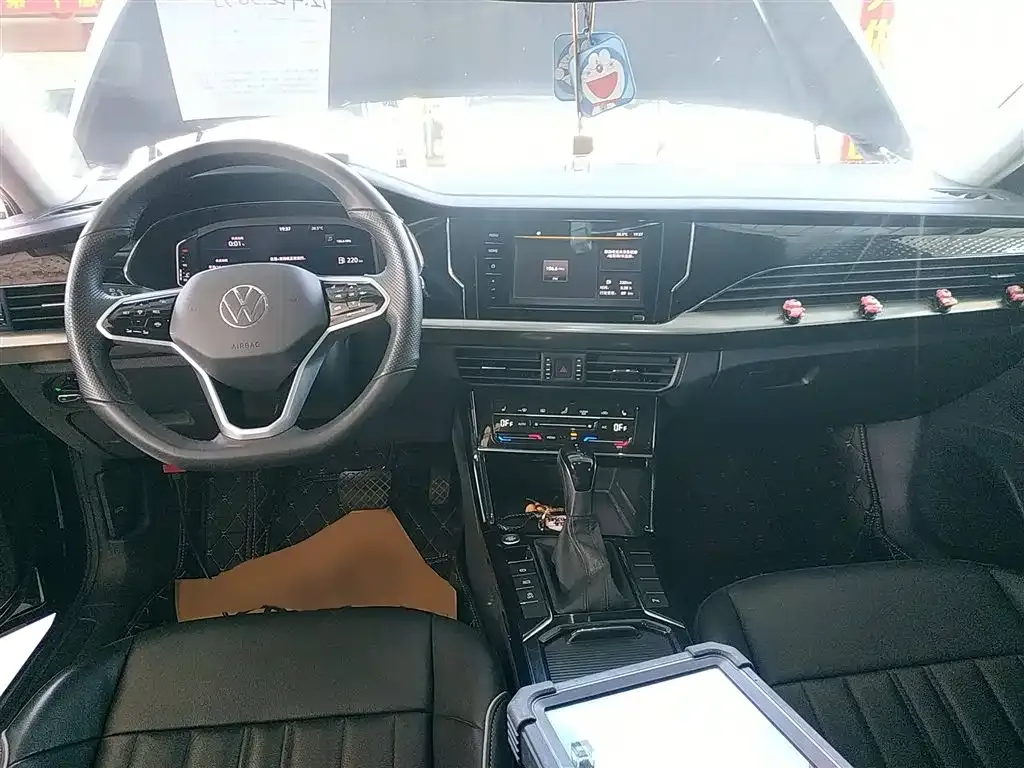 Volkswagen Passat 2023 из CN, фото 10