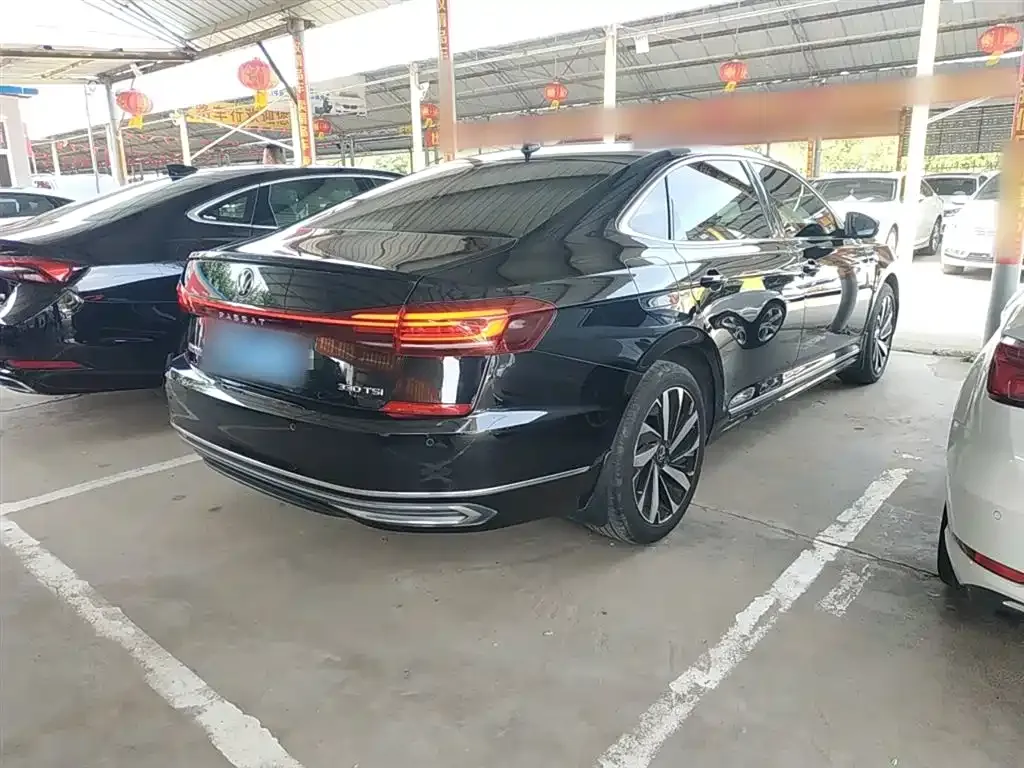Volkswagen Passat 2023 из CN, фото 7