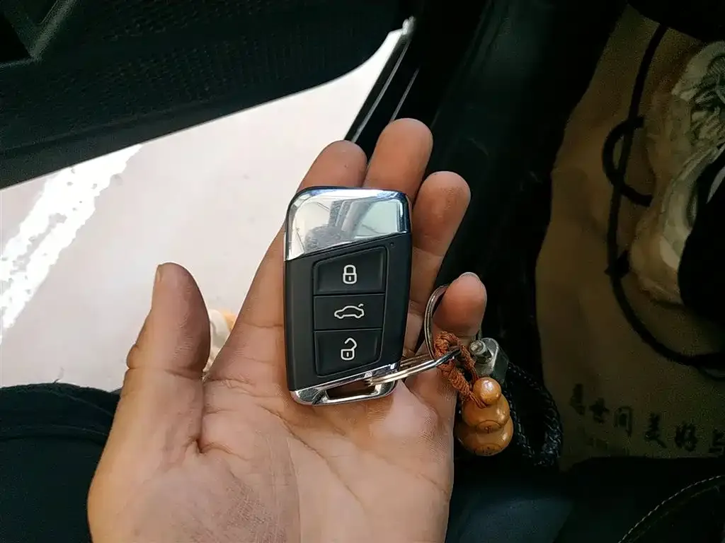 Volkswagen Passat 2023 из CN, фото 9