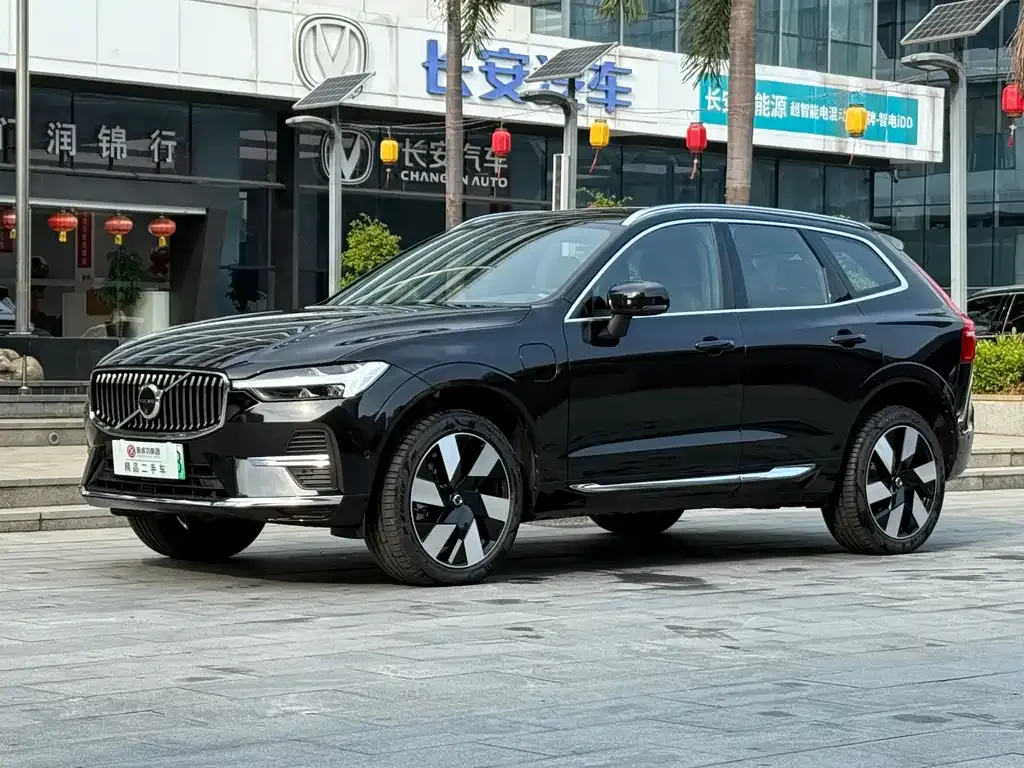 Volvo XC60 PHEV 2024 из CN, фото 1