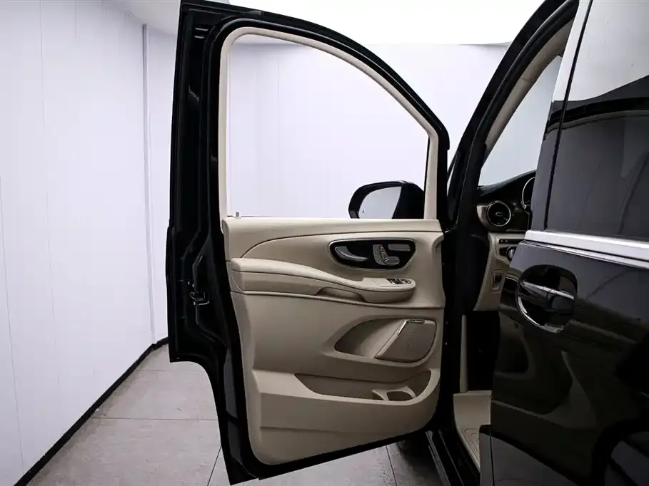 Mercedes-Benz V-Class 2023 из CN, фото 10
