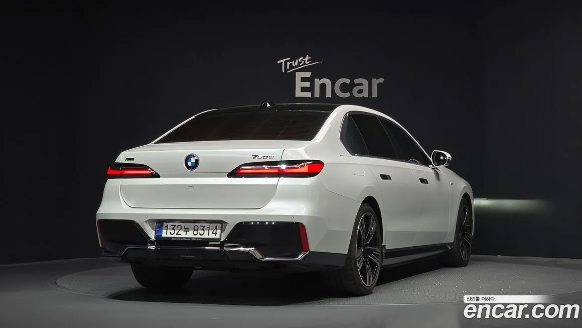 BMW 7-Series 2023 из KR, фото 2
