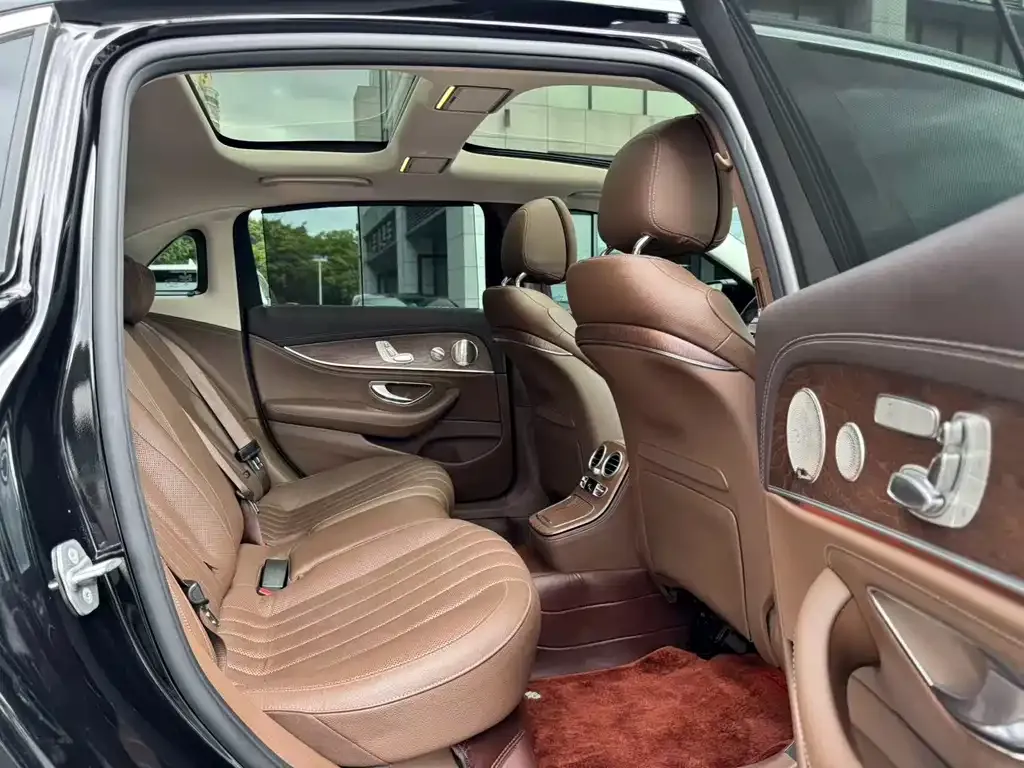 Mercedes-Benz E-Class 2022 из CN, фото 4