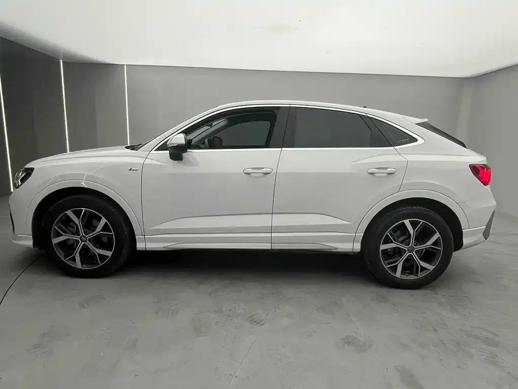 Audi Q3 Sportback 2021 из CN, фото 5