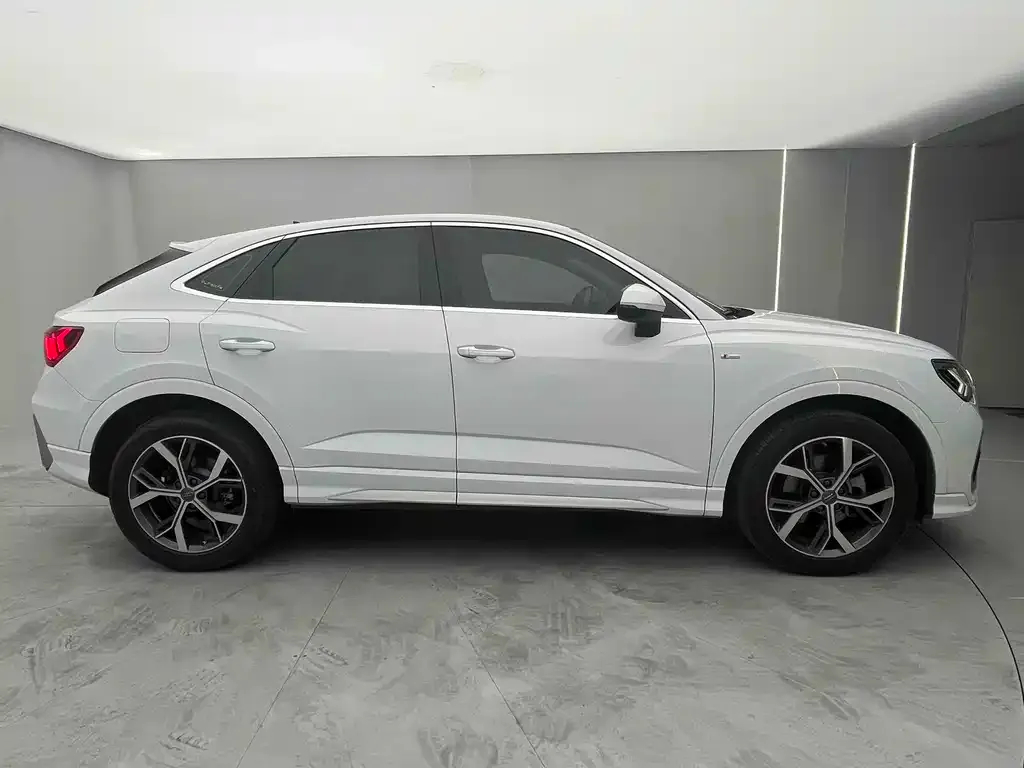 Audi Q3 Sportback 2021 из CN, фото 6