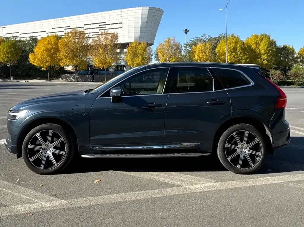 Volvo XC60 PHEV 2021 из CN, фото 4