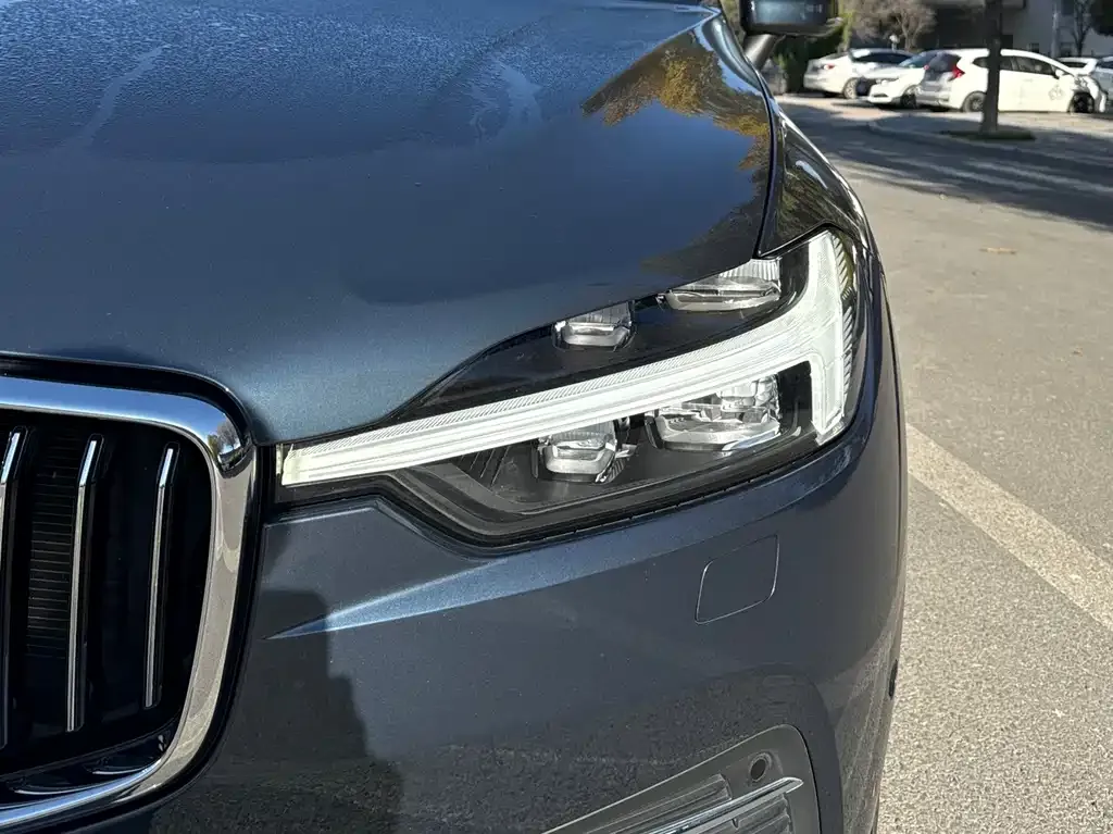 Volvo XC60 PHEV 2021 из CN, фото 8