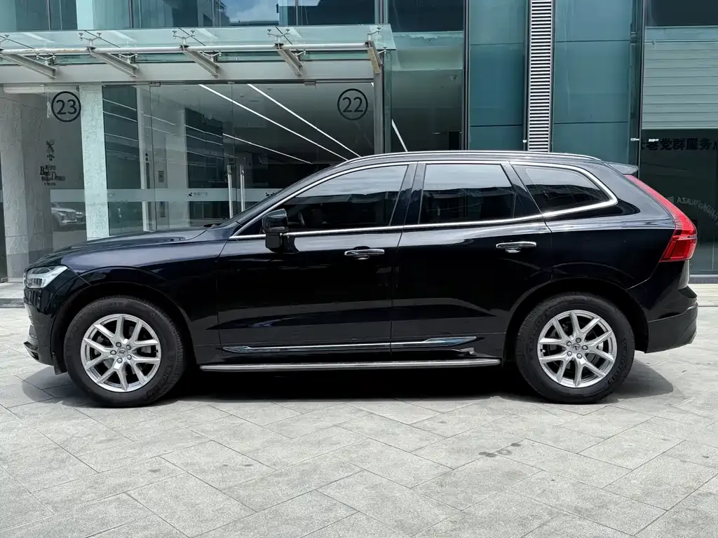Volvo XC60 2021 из CN, фото 4