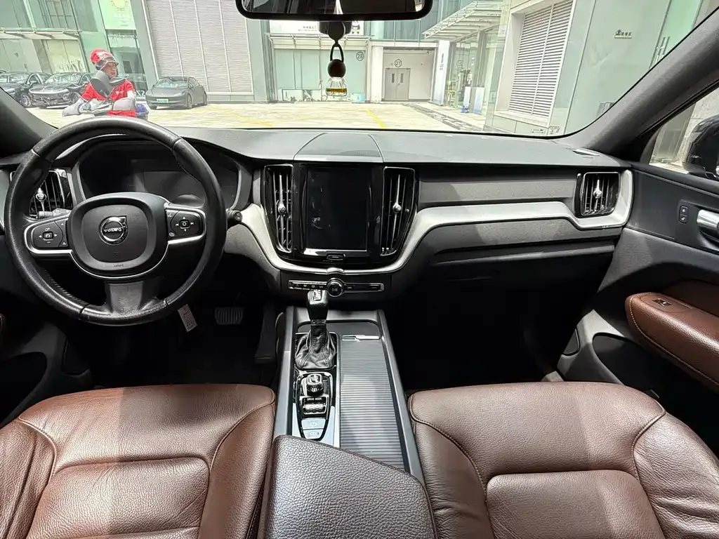 Volvo XC60 2021 из CN, фото 6