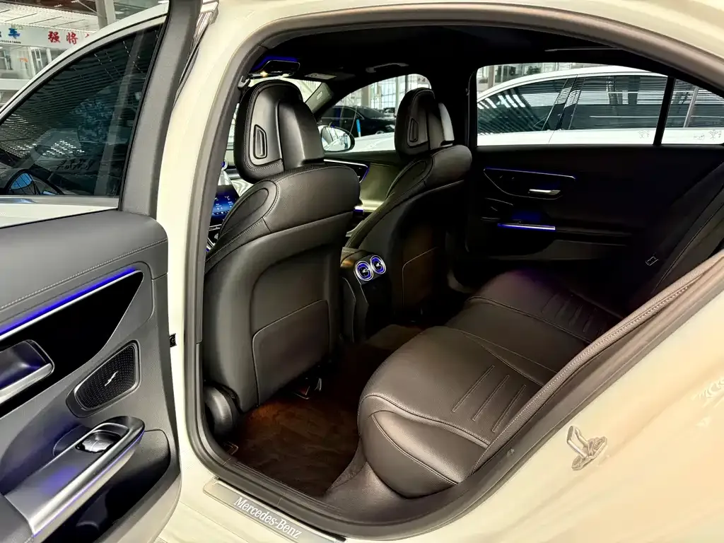 Mercedes-Benz C-Class 2023 из CN, фото 6