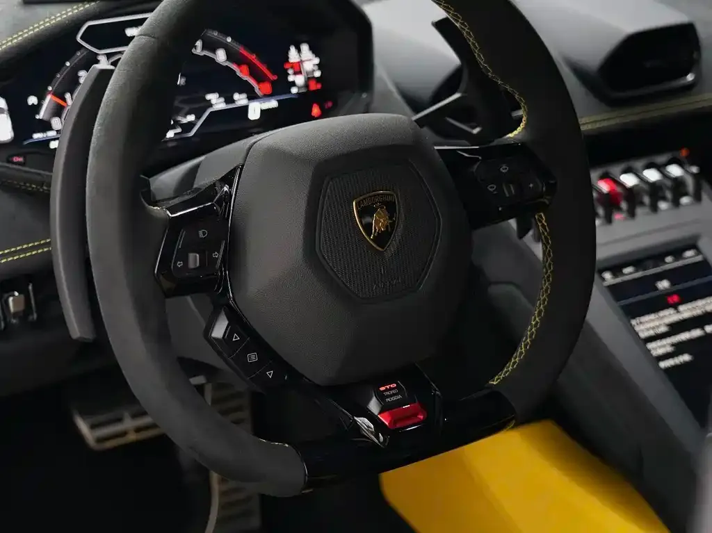 Lamborghini Huracan 2022 из CN, фото 10